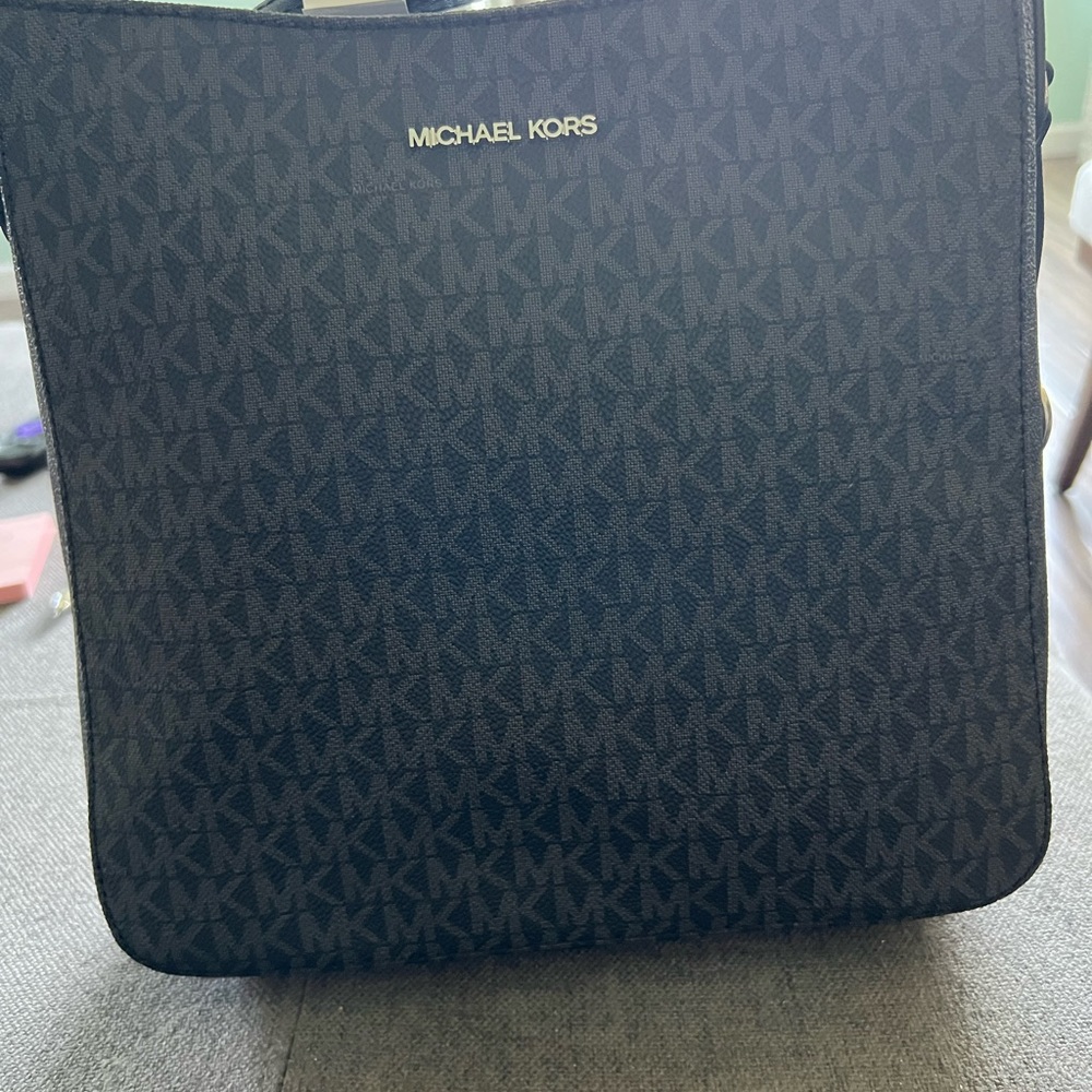 Jet Set Travel Large logo, messenger bag